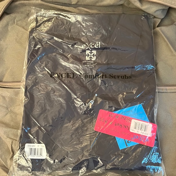 Brand new EXCEL comfort scrub top - Picture 2 of 6